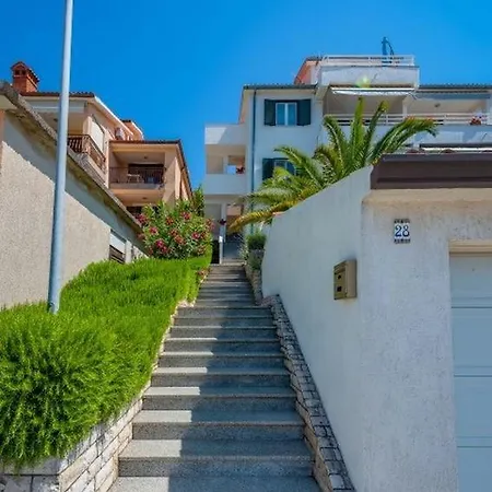 With Wifi Rabac, Labin - 17739 غاباس